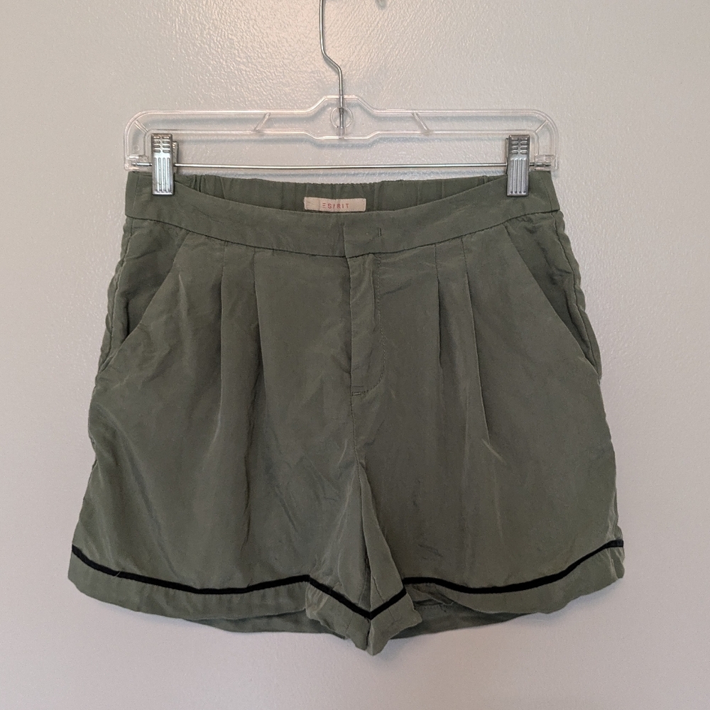 Esprit Pleated Shorts Green XS